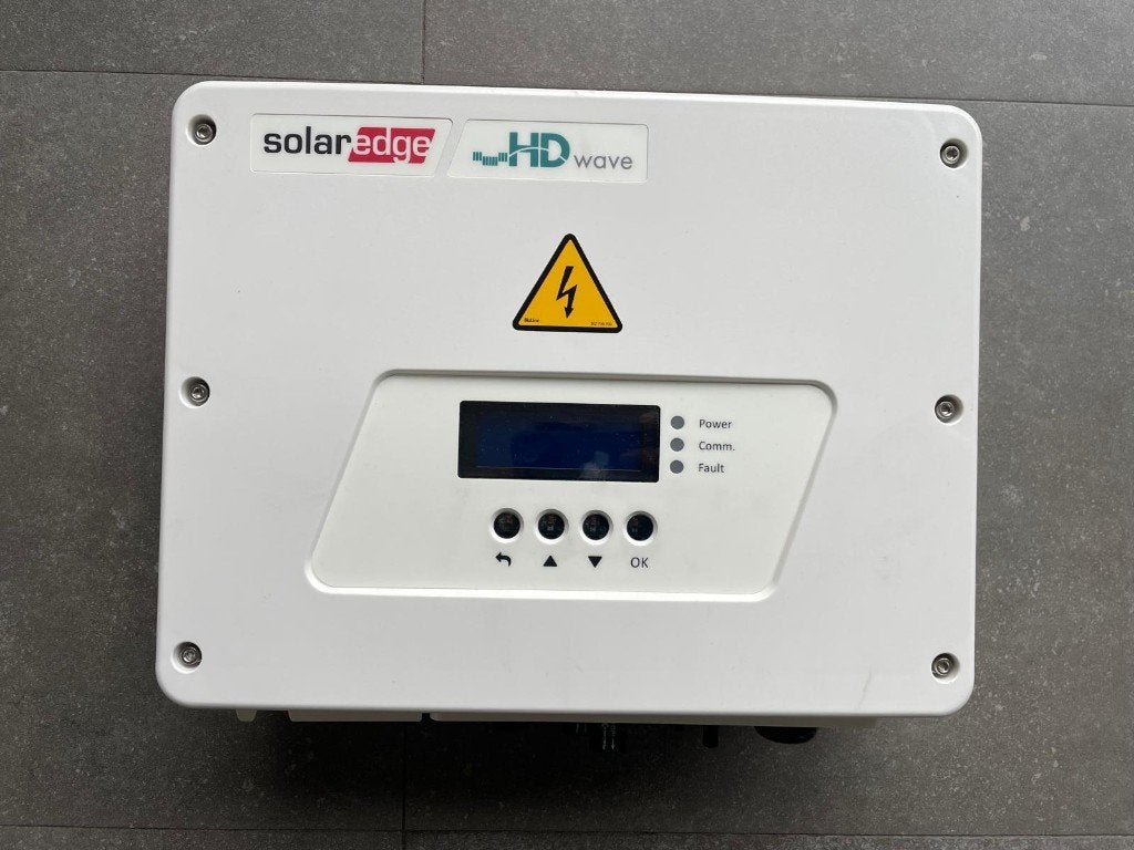Onduleur SolarEdge SE5000H + 25 optimiseurs P300, Bricolage & Construction, Panneaux solaires & Accessoires, Enlèvement, Comme neuf