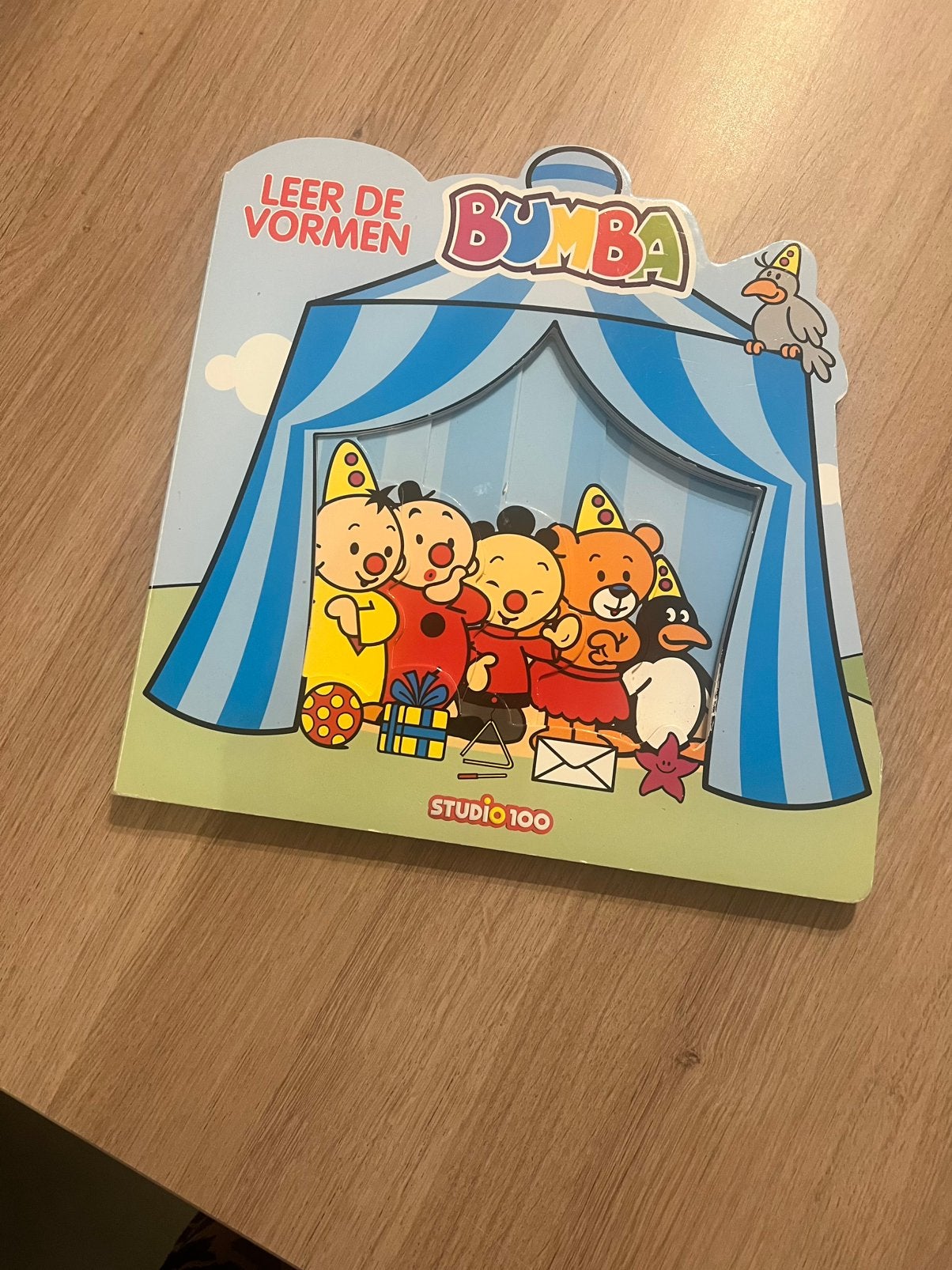 Bumba ‘Leer de vormen’, Ophalen, Zo goed als nieuw, Uitklap-, Voel- of Ontdekboek
