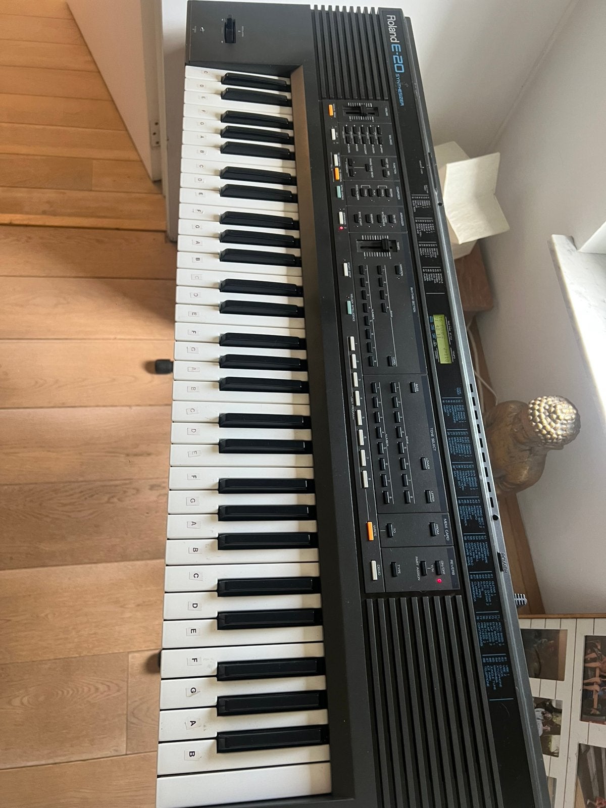roland E20 met standaard, Musique & Instruments, Enlèvement, Comme neuf, Roland, Avec pied