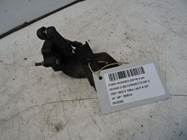 DIVERS DIVERS Ford Mondeo V (01-2014/04-2015) (D1502041245A), Utilisé, Ford