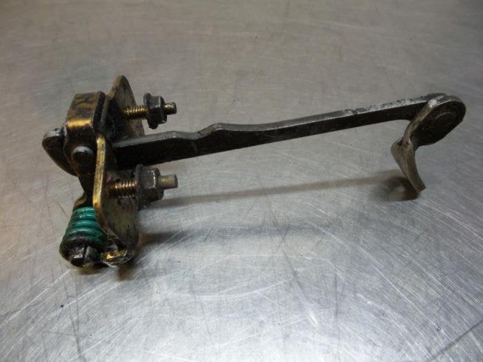 Butée 4portes arrière droite d'un Renault Clio (Clio 1 91-, Renault, -, Utilisé, -