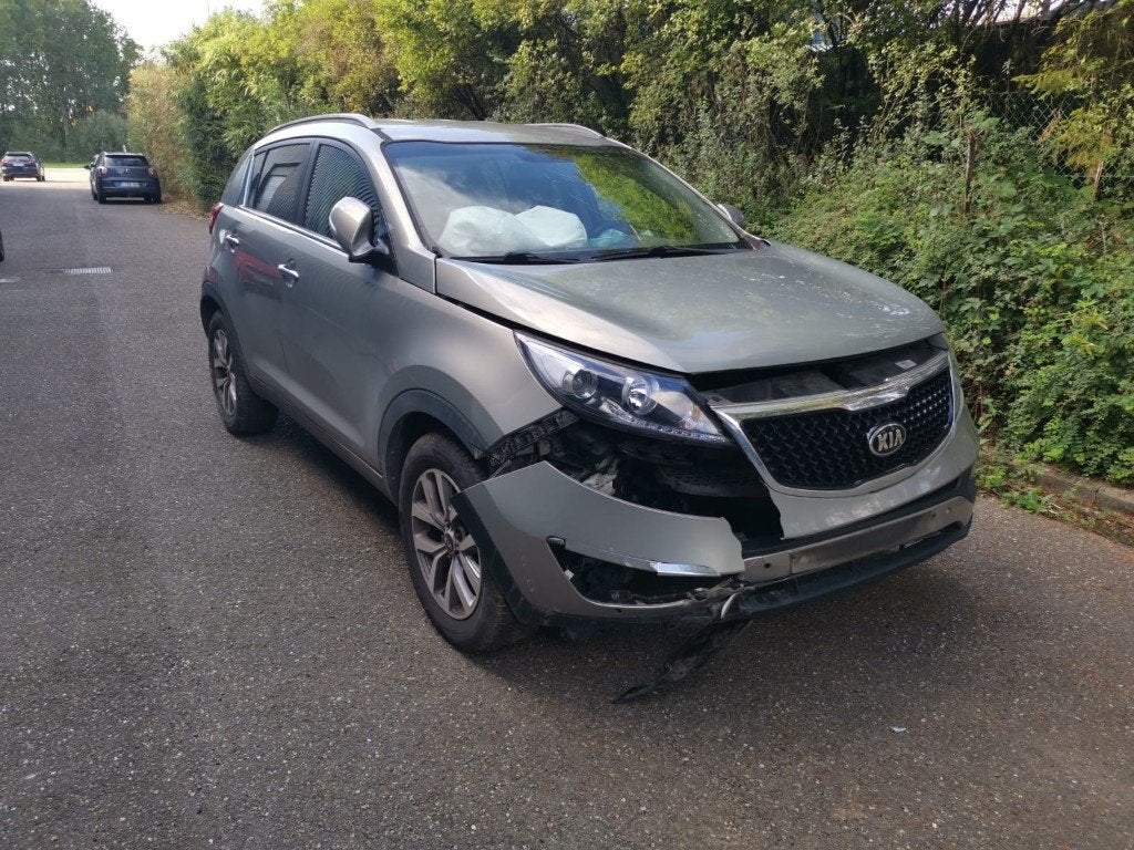 Kia Sportage 1.6i EURO 6b 135PS 2015 SCHADEWAGEN, Autos, Cuir, Argent ou Gris, Euro 6, Boîte manuelle