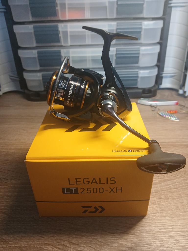 Moulinet Daiwa Legalis LT 2500-XH, Ophalen, Nieuw, Molen