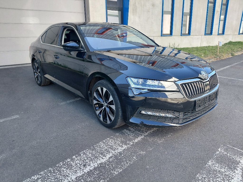 Skoda superb 2.0tdi année 2022, Autos, Automatique, Particulier, Superb, Phares entièrement LED