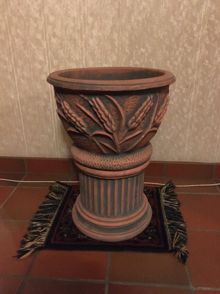 Stenen bloempot met voet, Rond, Zo goed als nieuw, Balkon, Beton