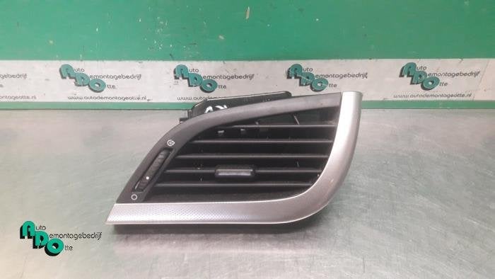 Luchtrooster Dashboard van een Peugeot 207 (207 06-), Gebruikt, -, -, Ophalen of Verzenden