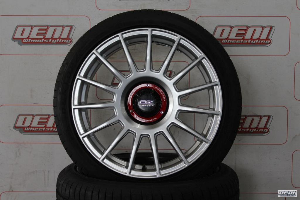 18" VW Golf dedicated OZ velgenset geheel nieuw met Dunlop, 18 inch, -, -, Banden en Velgen