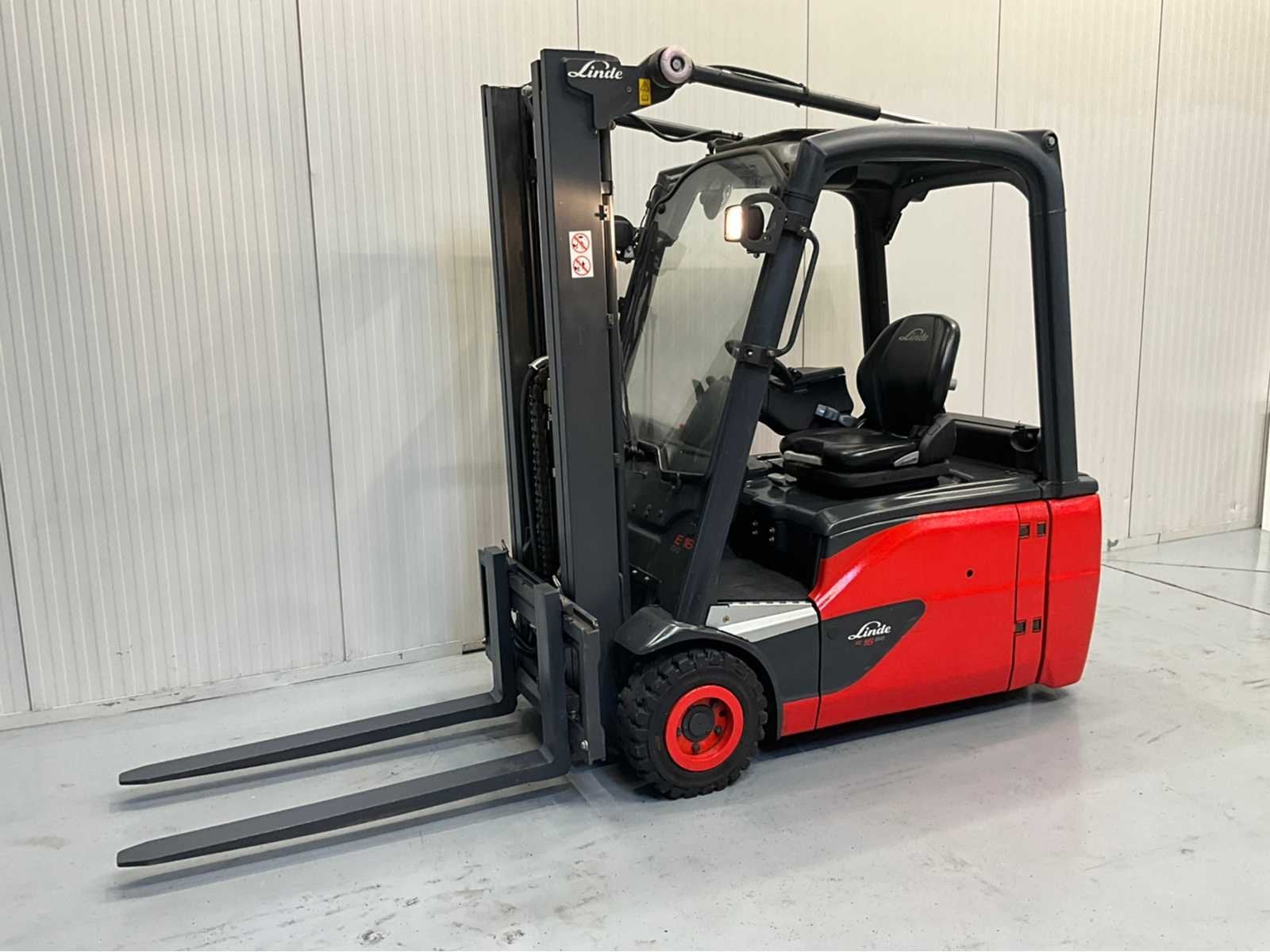 Linde E16-02 Triplex - Freelift - Sideshift - Acculader, 1000 tot 2000 kg, Overige aandrijving, Heftruck, Linde