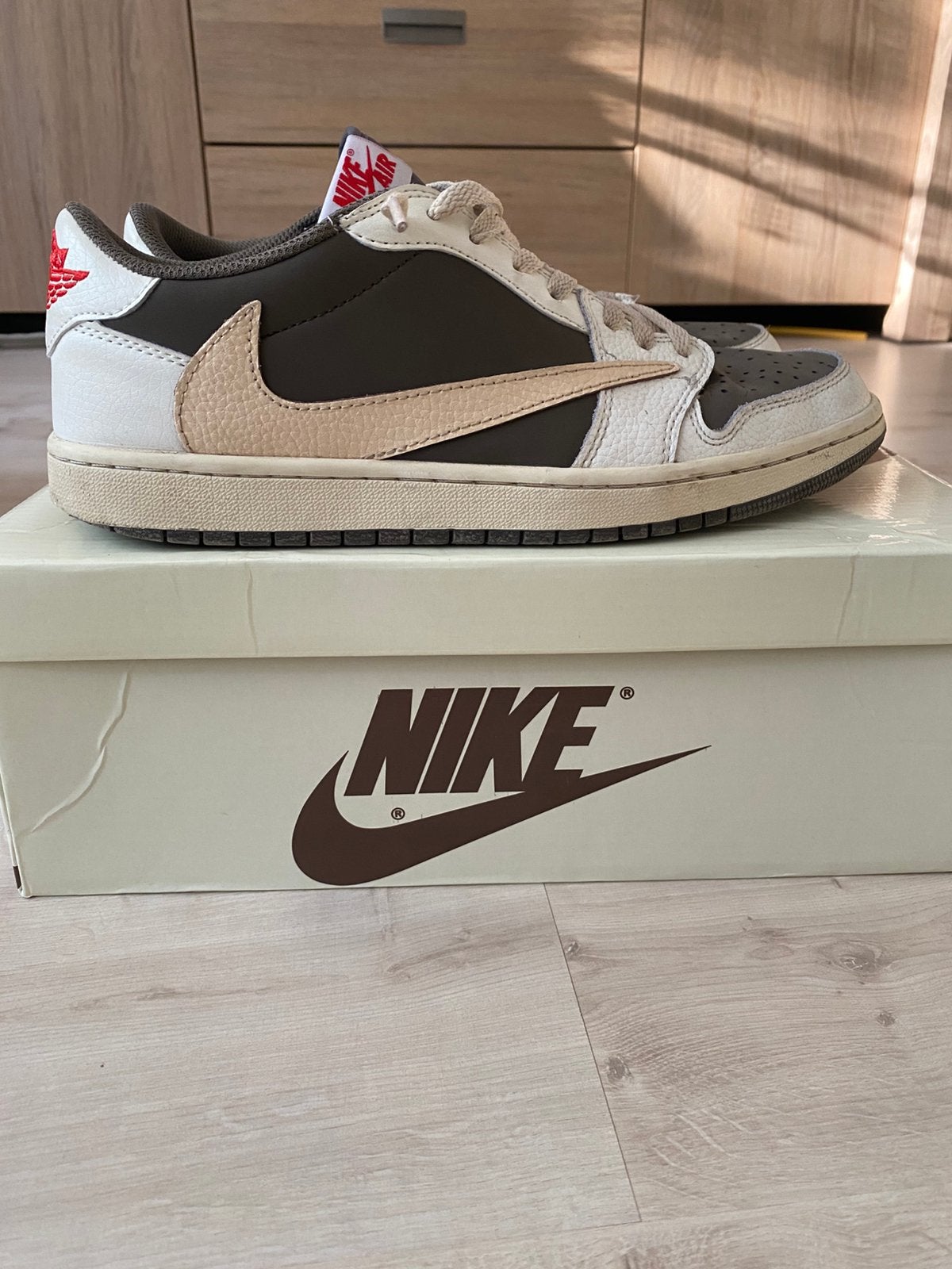 Chaussures Nike Travis Scott, Enlèvement ou Envoi, Comme neuf, Brun