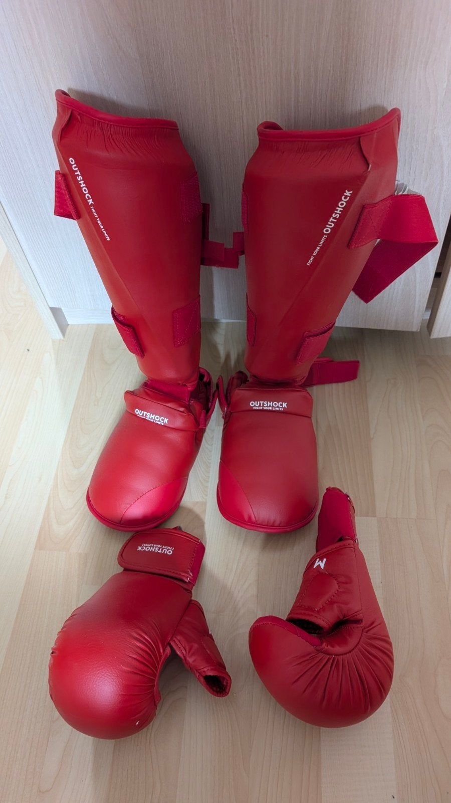 Tenue de karaté taille 140 et accessoiresprotections karaté, Sport en Fitness, Vechtsporten en Zelfverdediging, Ophalen, Karate