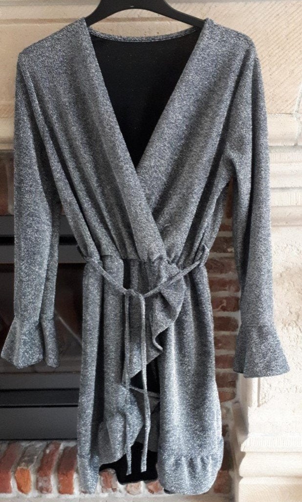 Robe courte - paillettes argentées - 1 taille TU/M, Vêtements | Femmes, Taille 38/40 (M), Au-dessus du genou, Comme neuf, Argenté