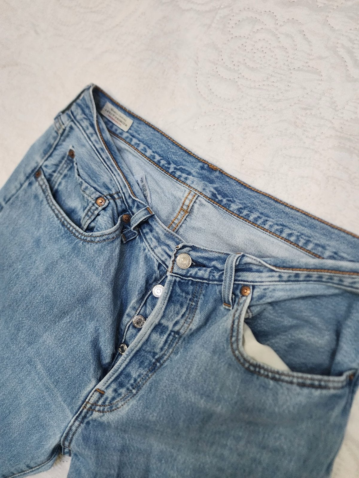 Levi's Premium W30 L30 licht gewassen jeans (stijl 501), Kleding | Dames, Verzenden, Zo goed als nieuw, Blauw, W30 - W32 (confectie 38/40)