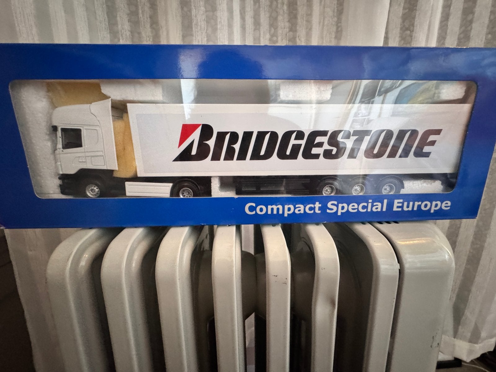 Camion Camion Bridgestone 1/43 – Modèle  en boîte, Enlèvement ou Envoi, Comme neuf