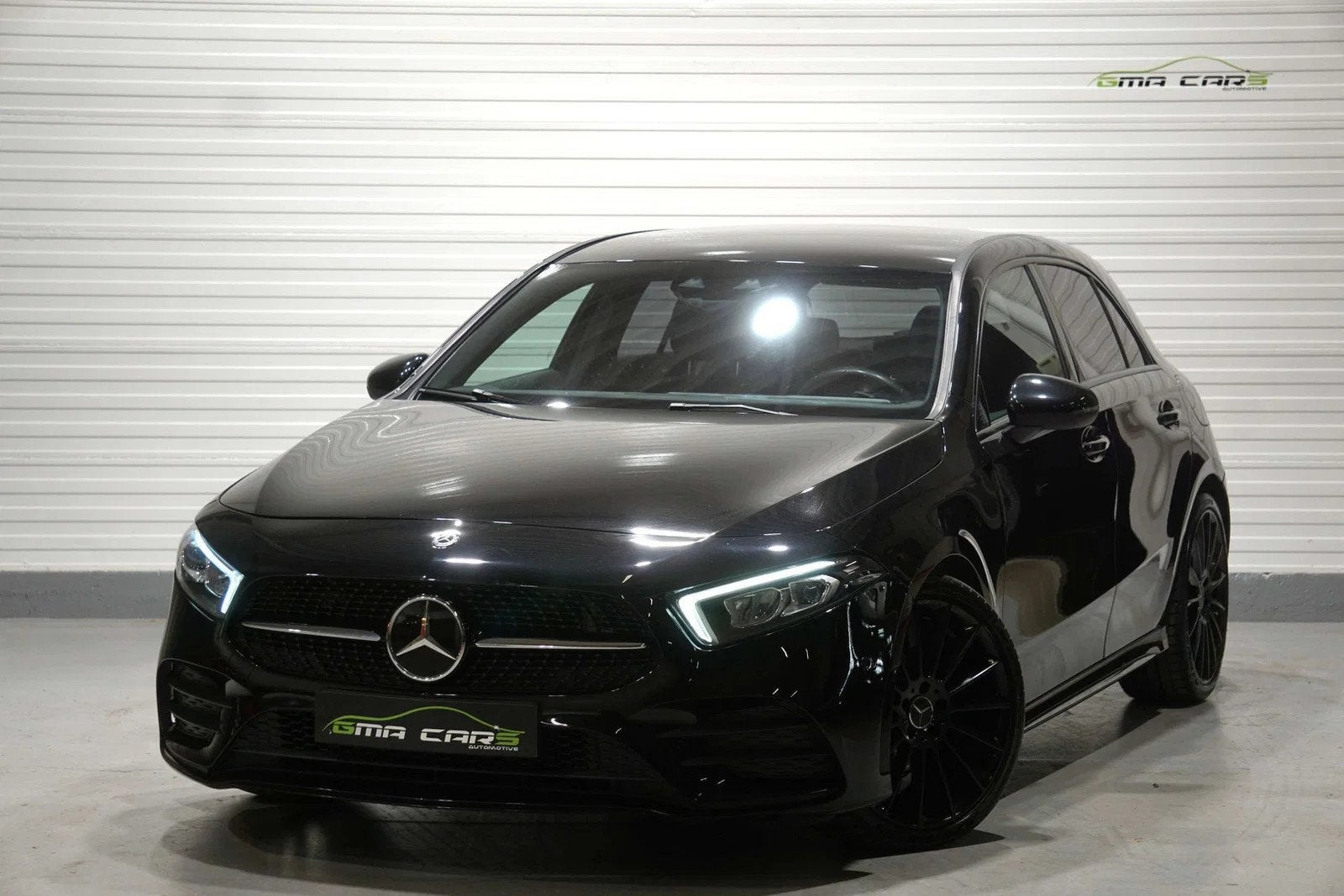 Mercedes-Benz A-CLASS 180 A 180 d AMG Pack Aut-Navi-Leder-Ca, Auto's, Automaat, Gebruikt, 116 pk, Zwart