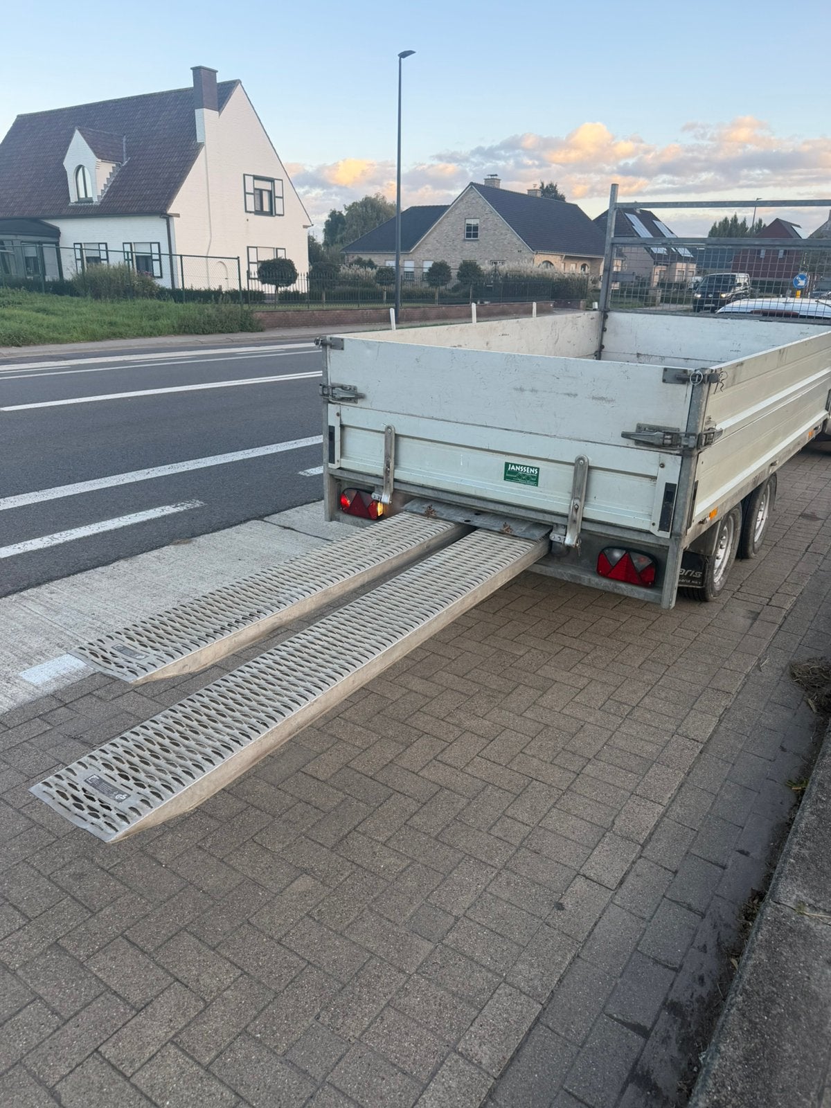 Platau aanhanger 2000 kg met opzetborden en oprijplaten, Auto diversen, Ophalen, Zo goed als nieuw