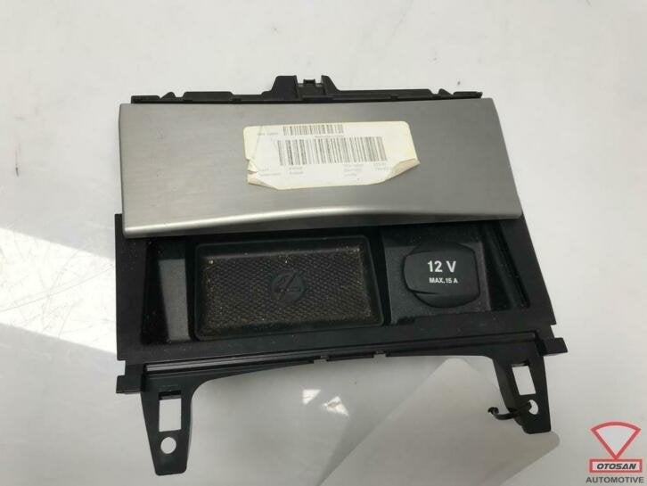 cendrier mercedes classe c w204 a2046801350, Mercedes-Benz AG, Mercedes-Benz, Utilisé, Mercedesstrasse 120
70372  Stuttgart, DE