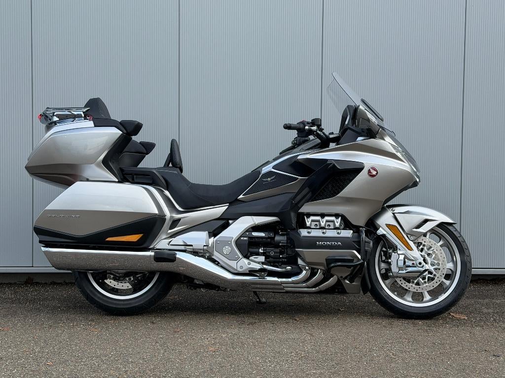 Honda GL 1800 Goldwing Tour Deluxe/intégrale/2024 - 5000 km, Motos, Motos | Honda, Permis Moto A, Tourisme, Entreprise, Poignées chauffantes