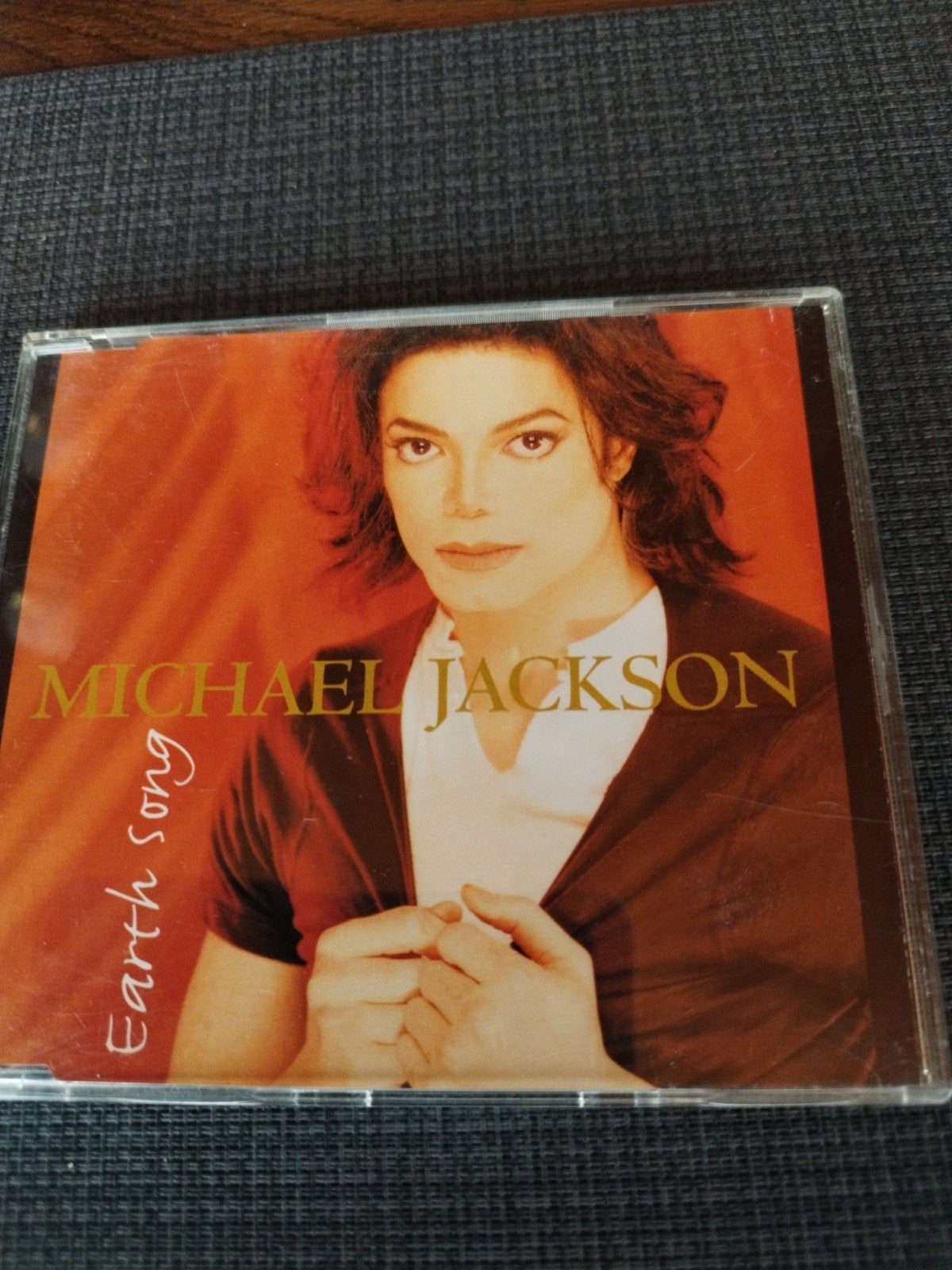 Michael Jackson earth song cd, Ophalen