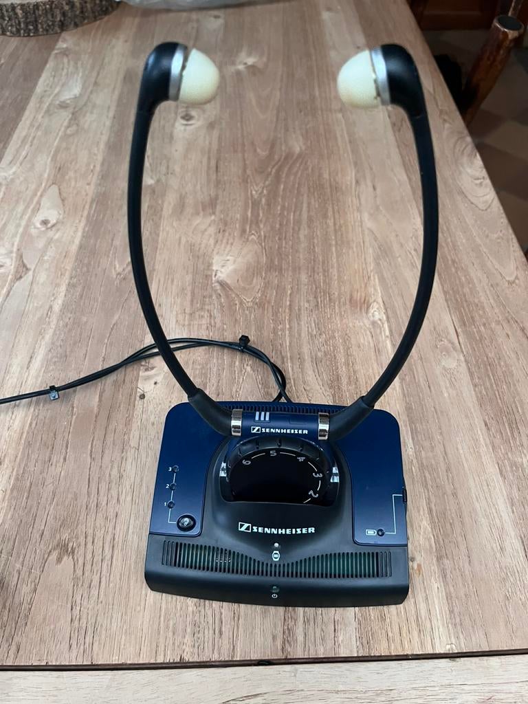Set 840 TV- Sennheiser – Casque HF stéréo pour la télévision, Gebruikt, Sennheiser, Draadloos, Op oor (supra aural)