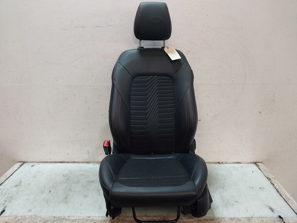 STOEL LINKS VOOR Ford Puma (|L1TBA611D11AD|2444855|), Gebruikt, Ford
