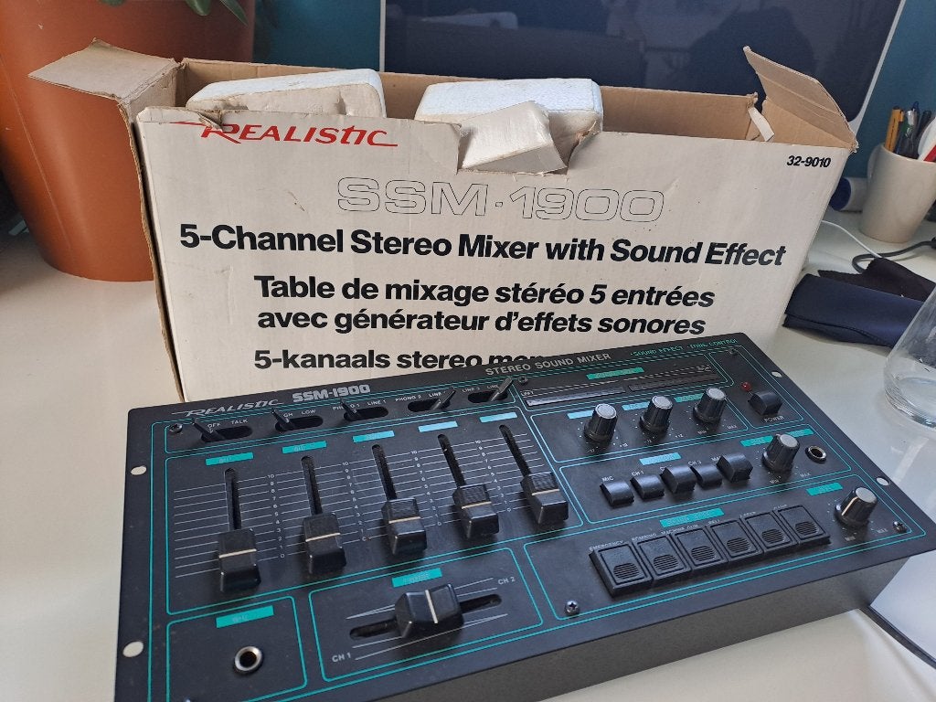 Realistic SSM-1900 vintage sound mixer, Musique & Instruments, Enlèvement ou Envoi, Comme neuf, 5 à 10 canaux, Entrée micro