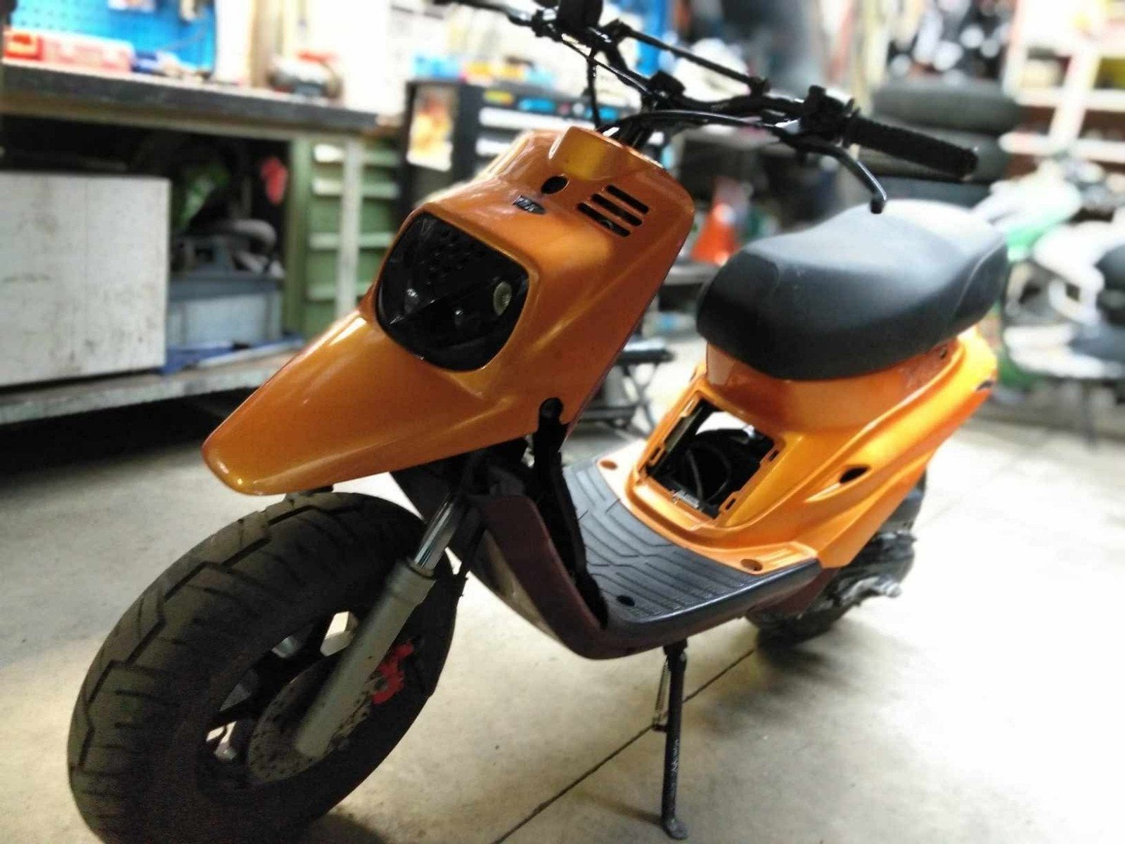 scooter + caroserie neuve contre vehicule, Enlèvement, Classe A (25 km/h), Aerox
