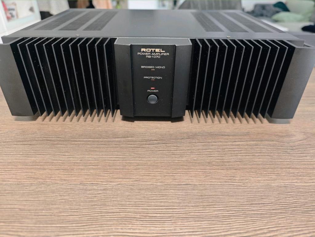Rotel RB 1070, Audio, Tv en Foto, Versterkers en Ontvangers, Ophalen of Verzenden, Zo goed als nieuw, Overige systemen, Minder dan 60 watt