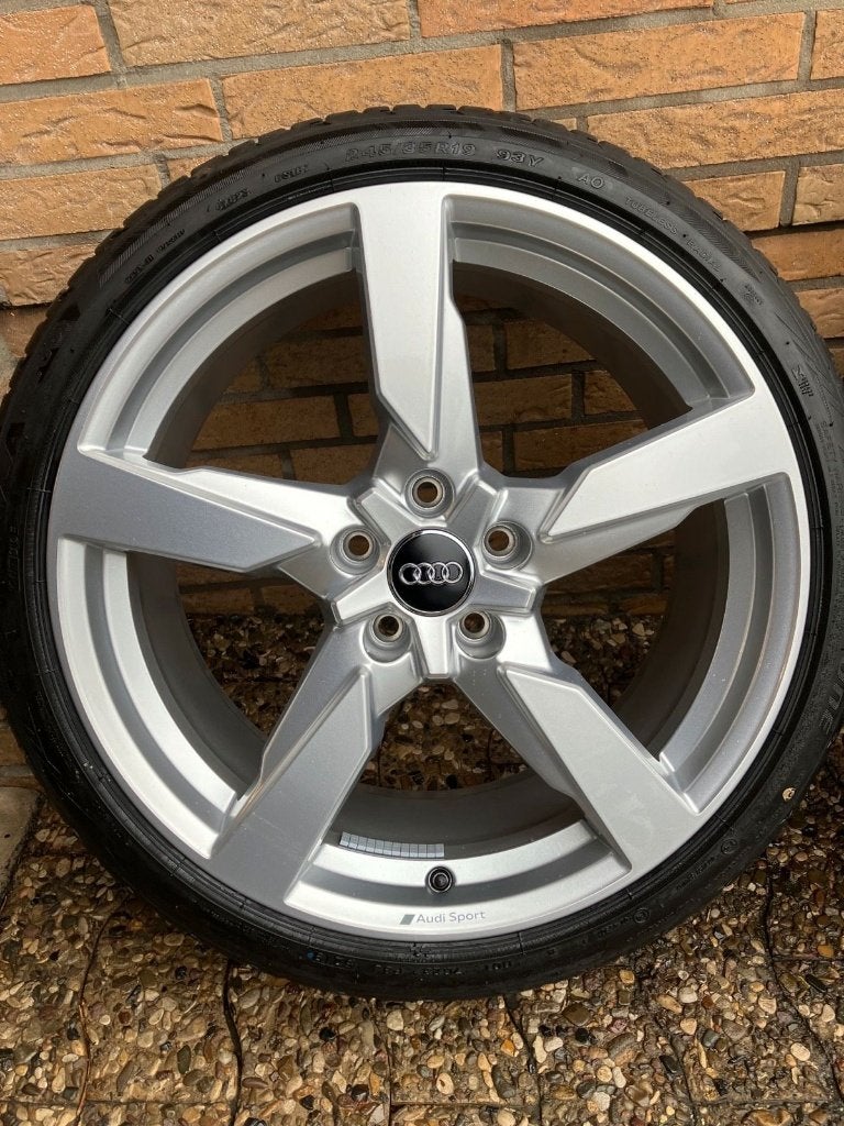 Jantes 19 pouces d'origine Audi TT TTS RS  8S0601025, Autos : Pièces & Accessoires, Neuf, 245 mm, Véhicule de tourisme, Pneus été