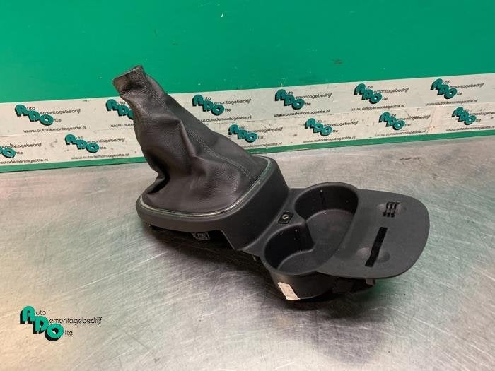 Enveloppe levier de vitesse d'un Opel Corsa (Corsa D 07-), -, Opel, 3 mois de garantie, Utilisé