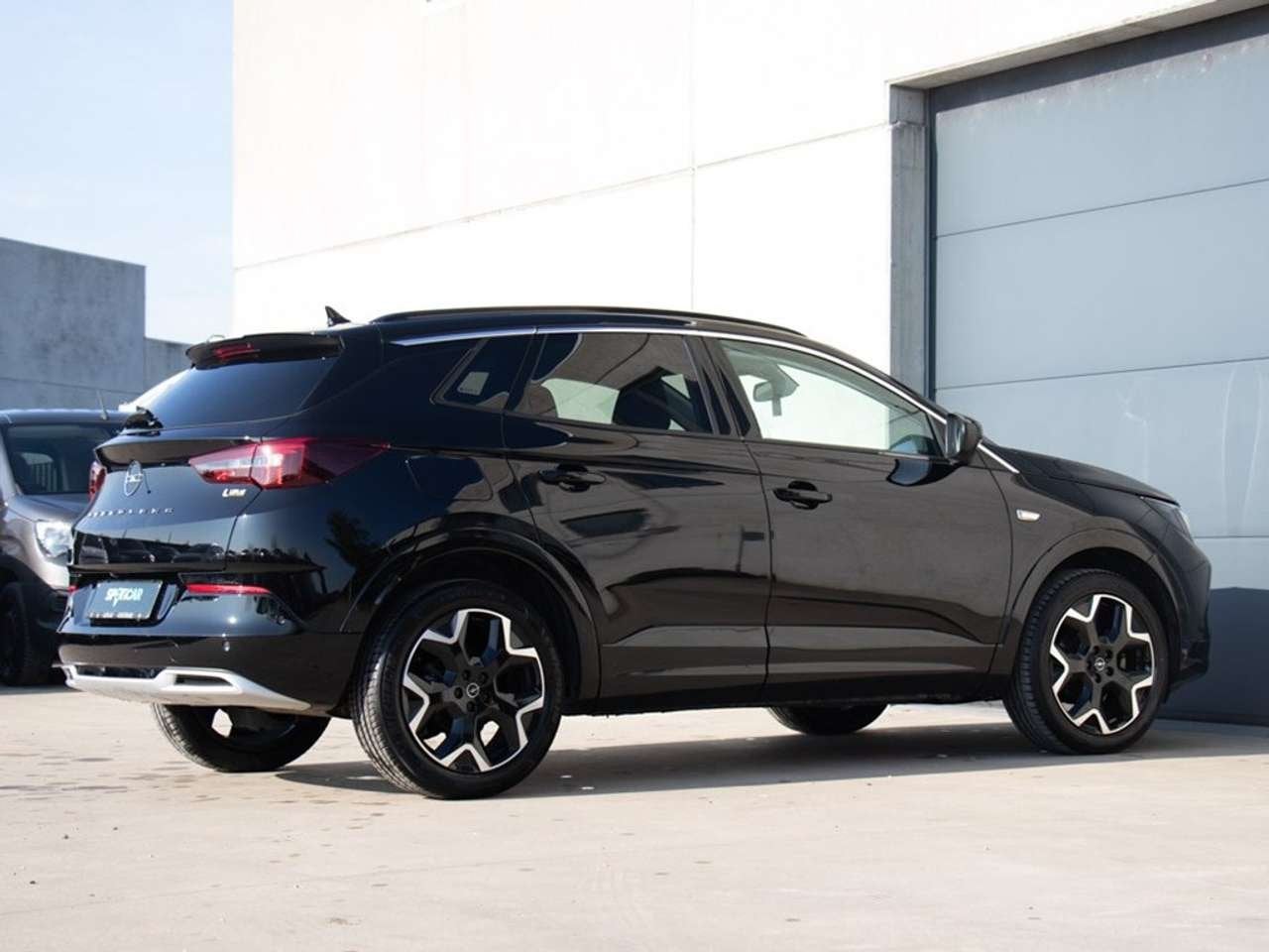 Opel Grandland ULTIMATE | 1.2 TURBO AT8 130 PK | CAMERA | L, Lederen bekleding, 1199 cc, 0 kg, Zwart
