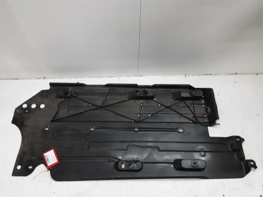 PLAQUE ARRIÈRE AVANT GAUCHE 3008 II (M4 / MC / MJ / MR), Kontakt-peugeot@peugeot.com, Utilisé, Peugeot Deutschland GmbH, Bahnhofsplatz
65423  Rüsselsheim, DE