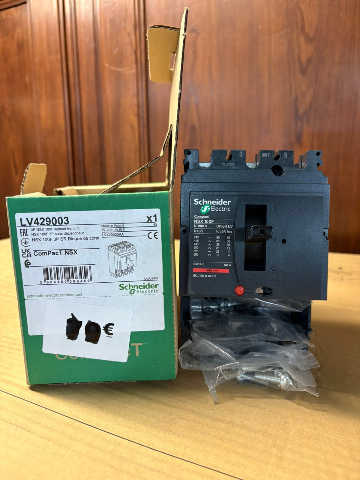 Disjonteur SCHNEIDER complet, Enlèvement ou Envoi, Neuf, Schneider Electric, Disjoncteur différentiel