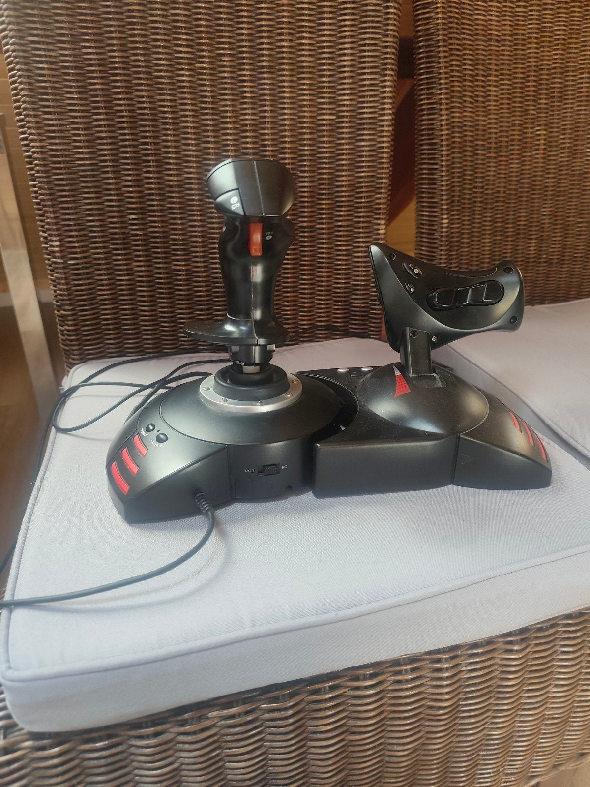 Thrustmaster T-Flight Hotas X joystick, Informatique & Logiciels, Enlèvement ou Envoi, Comme neuf, TCA & Thrustmaster