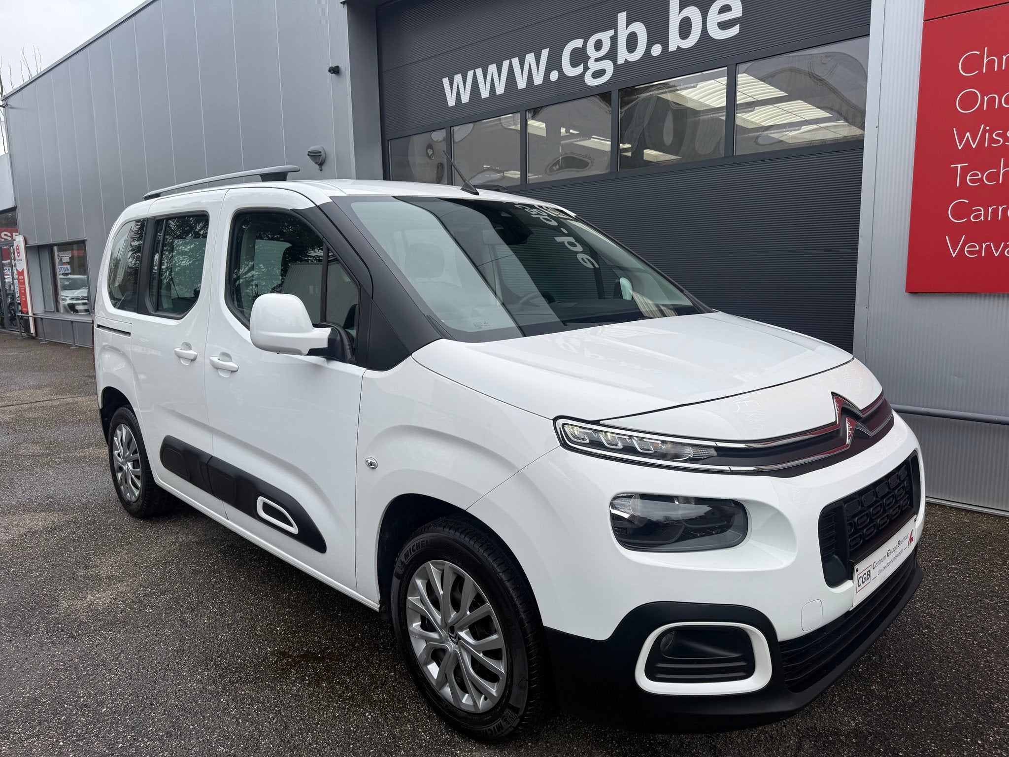 Citroën Berlingo 12PureTech 110 FEEL MULTISPACE MAN6 TOPPER, Auto's, Citroën, Gebruikt, Euro 6, 1199 cc, Wit