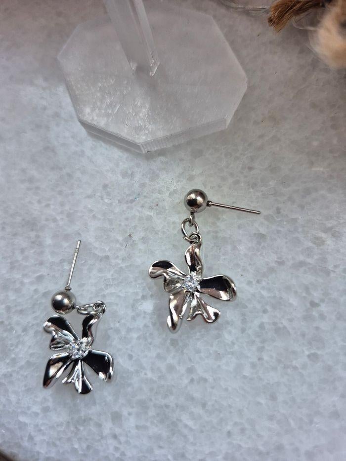 Boucles d'oreilles, Bijoux, Sacs & Beauté, Boucles d'oreilles, Enlèvement ou Envoi, Autres couleurs, Autres matériaux, Neuf