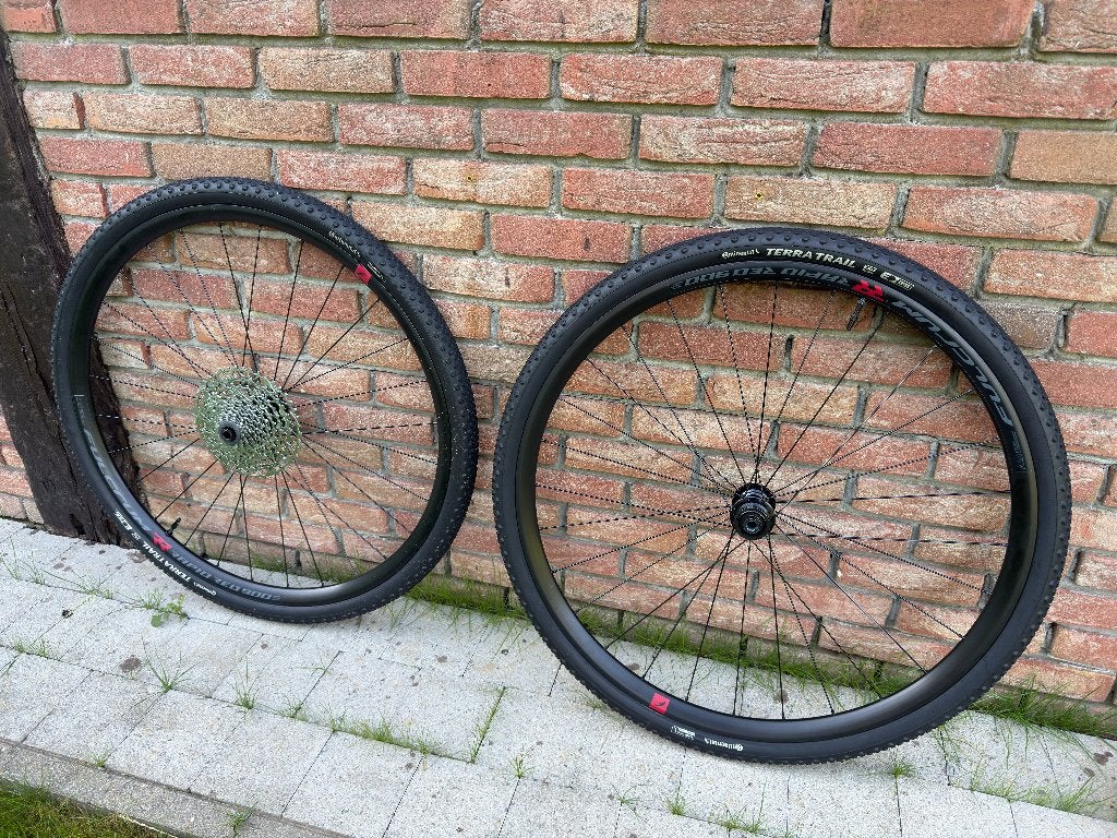 Fulcrum Rapid Red 900 Gravelwielen (zo goed als nieuw), Fietsen en Brommers, Fietsonderdelen, Zo goed als nieuw, Wiel, Aluminium
