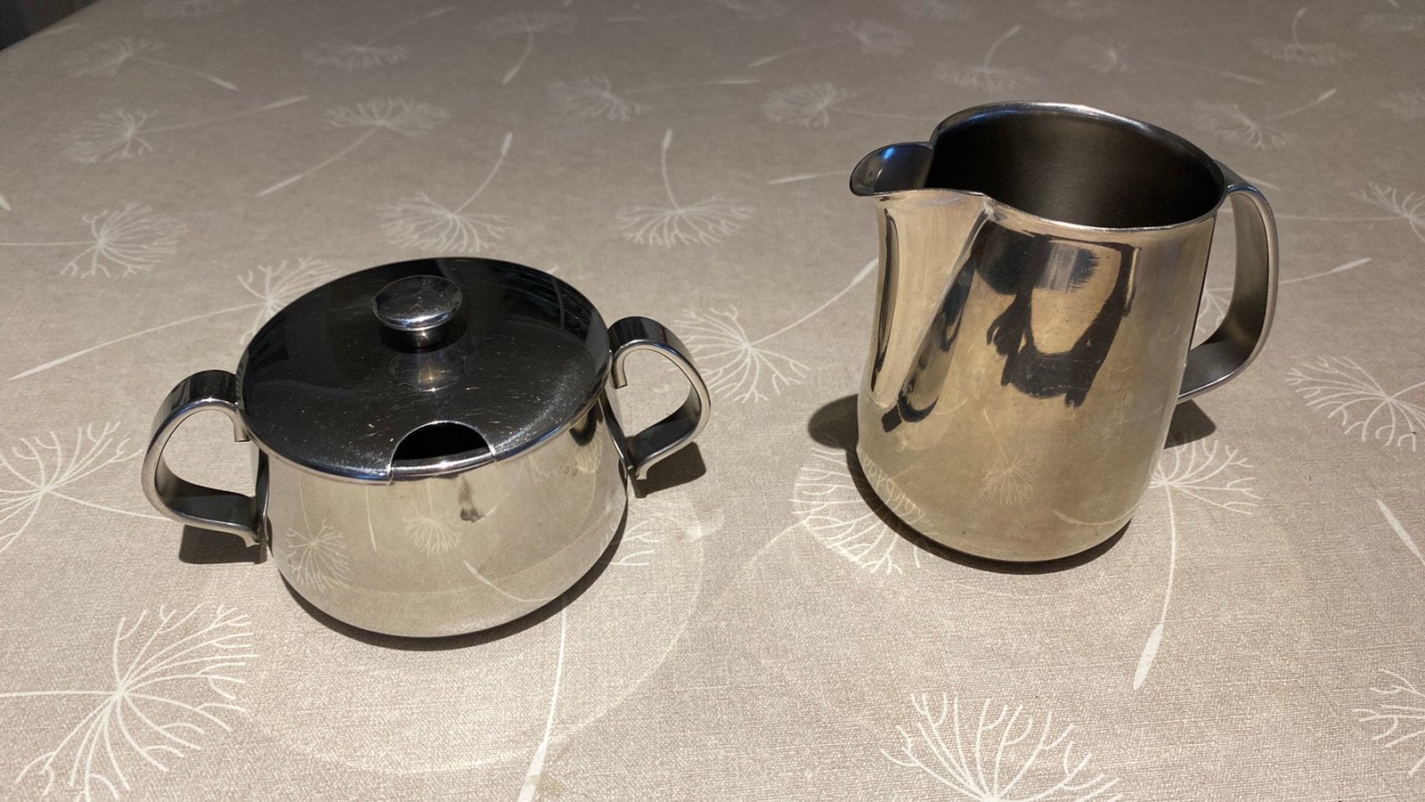 Suikerpot en melkkan alessi, Huis en Inrichting, Keuken | Servies, Ophalen