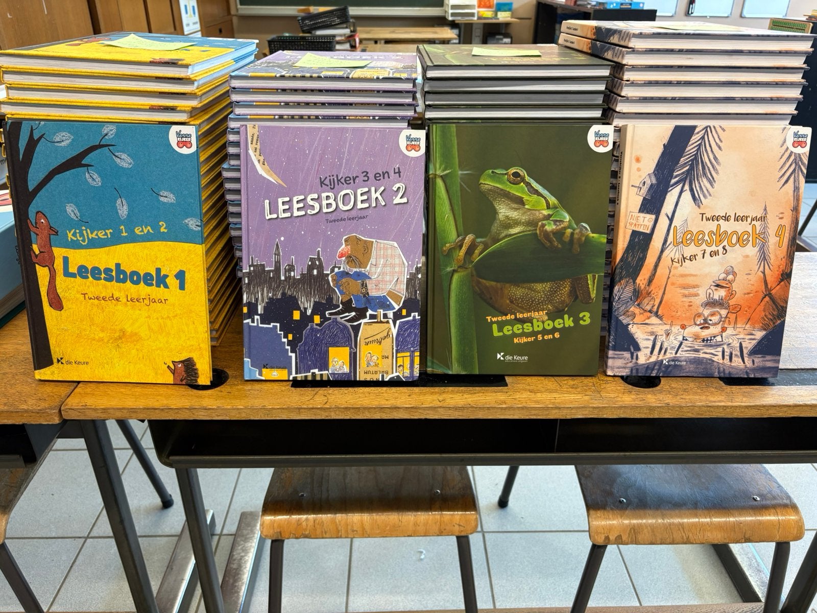 Leesboeken bij taalmethode Verrekijker, 2de leerjaar, Boeken, Ophalen, Zo goed als nieuw