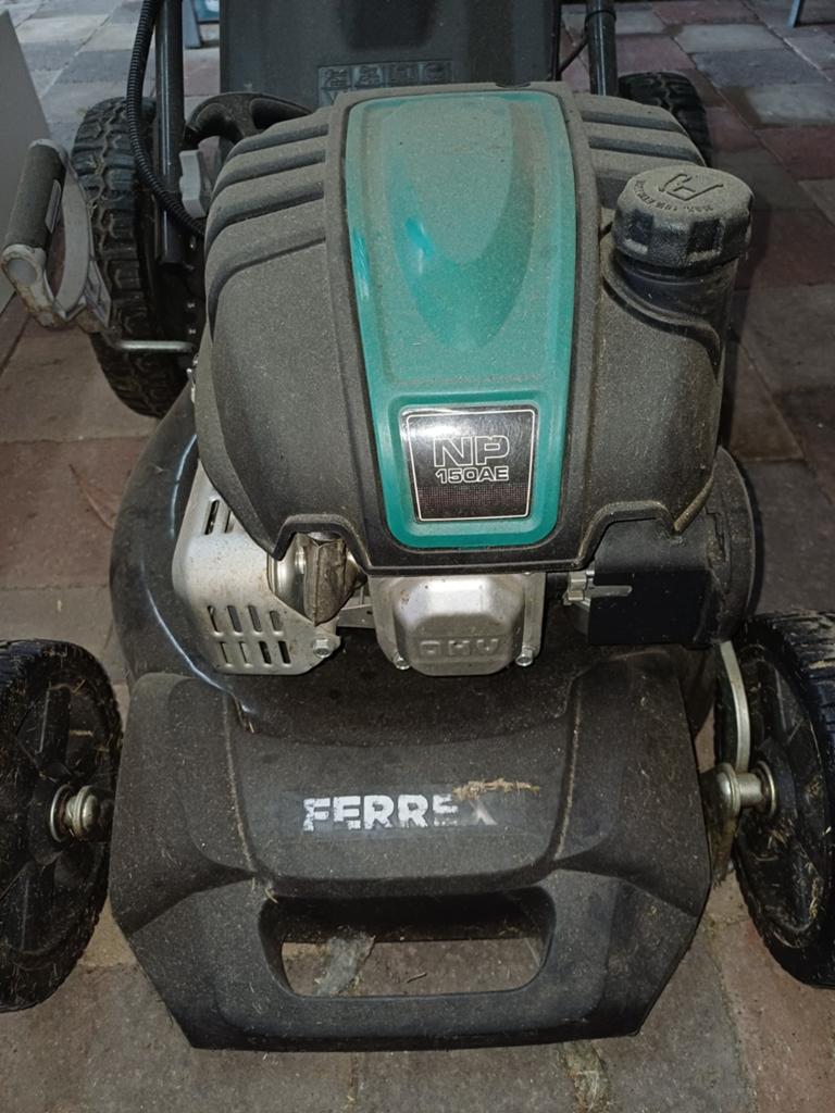 Grasmachine ferrex., Jardin & Terrasse, Enlèvement