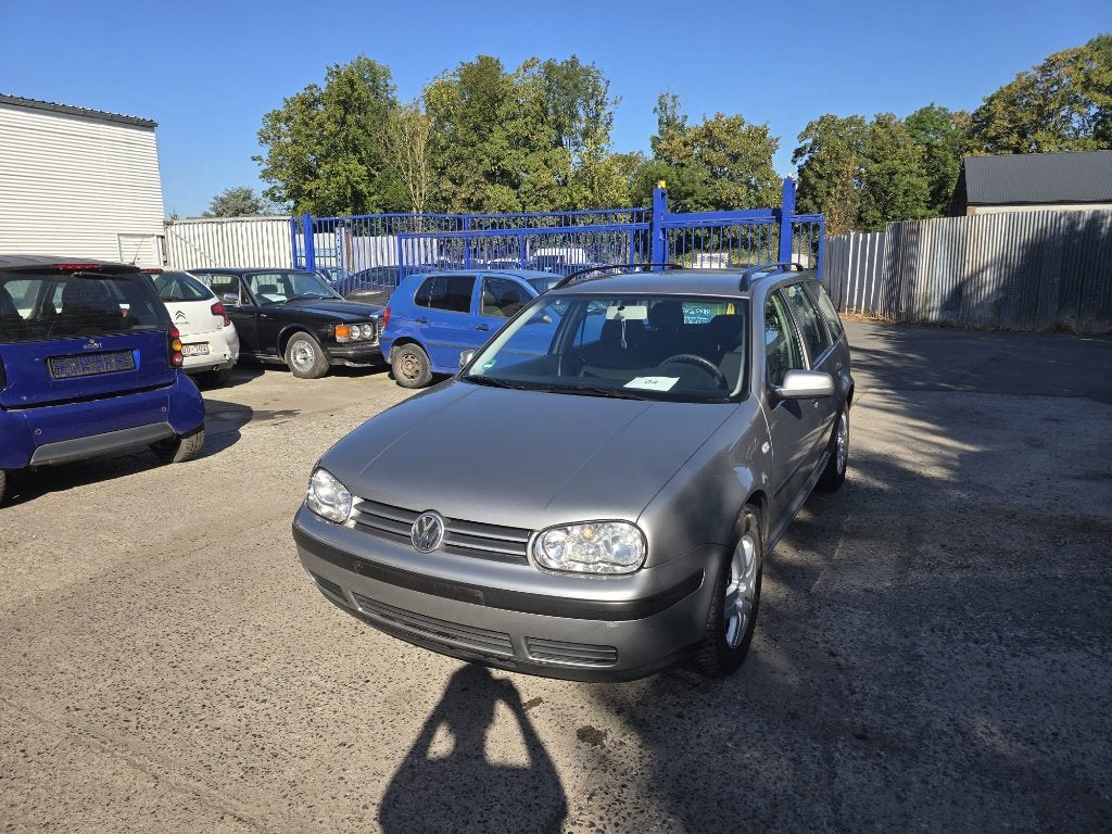 Volkswagen golf break essence 2002 134000km clim GARANTIE, Autos, Argent ou Gris, Achat, Entreprise, Boîte manuelle