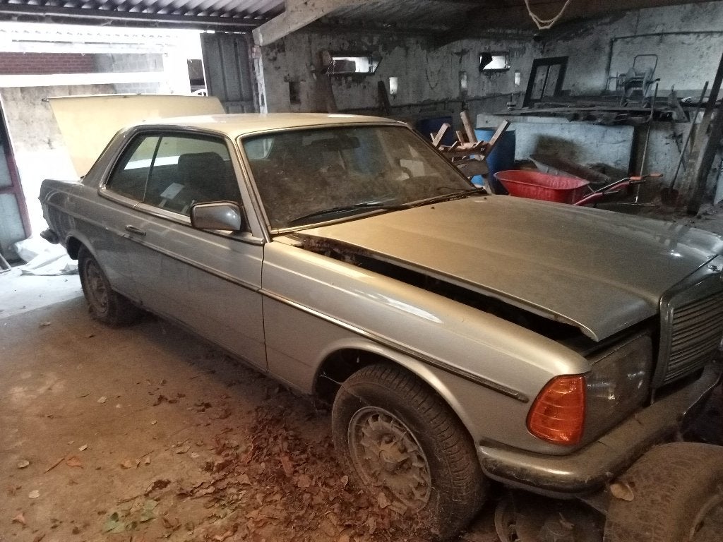 Mercedes 280 CE coupé Lees beschrijving !!!, Auto's, Mercedes-Benz, Automaat, Particulier, 6 cilinders, Te koop