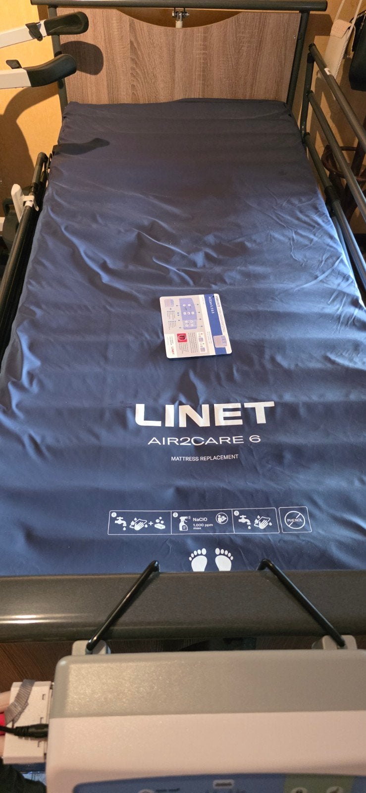 Linet Aire2care 6 matras met pomp, Diversen, Verpleegmiddelen, Ophalen