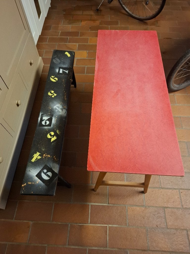 Gratis kleutertafel met bank, Ophalen, Gebruikt, Tafel(s) en Stoel(en)