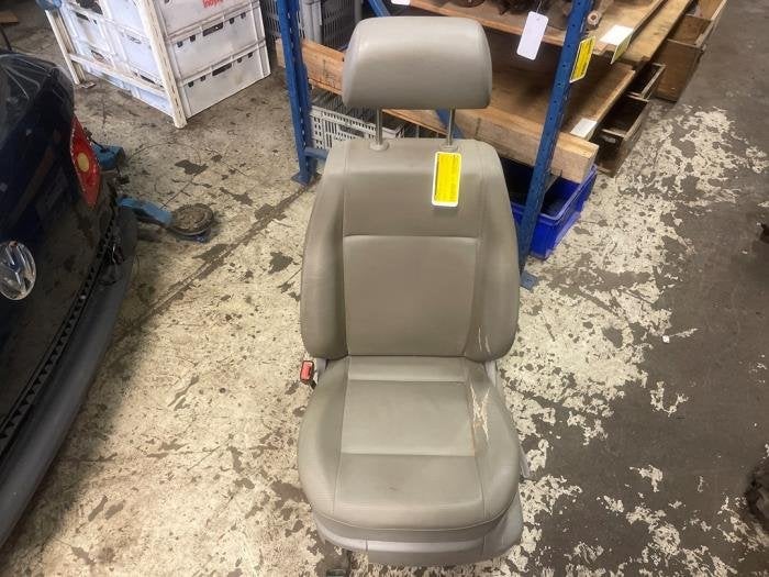 Stoel links van een Volkswagen Caddy, Auto-onderdelen, Gebruikt, -, Volkswagen, -