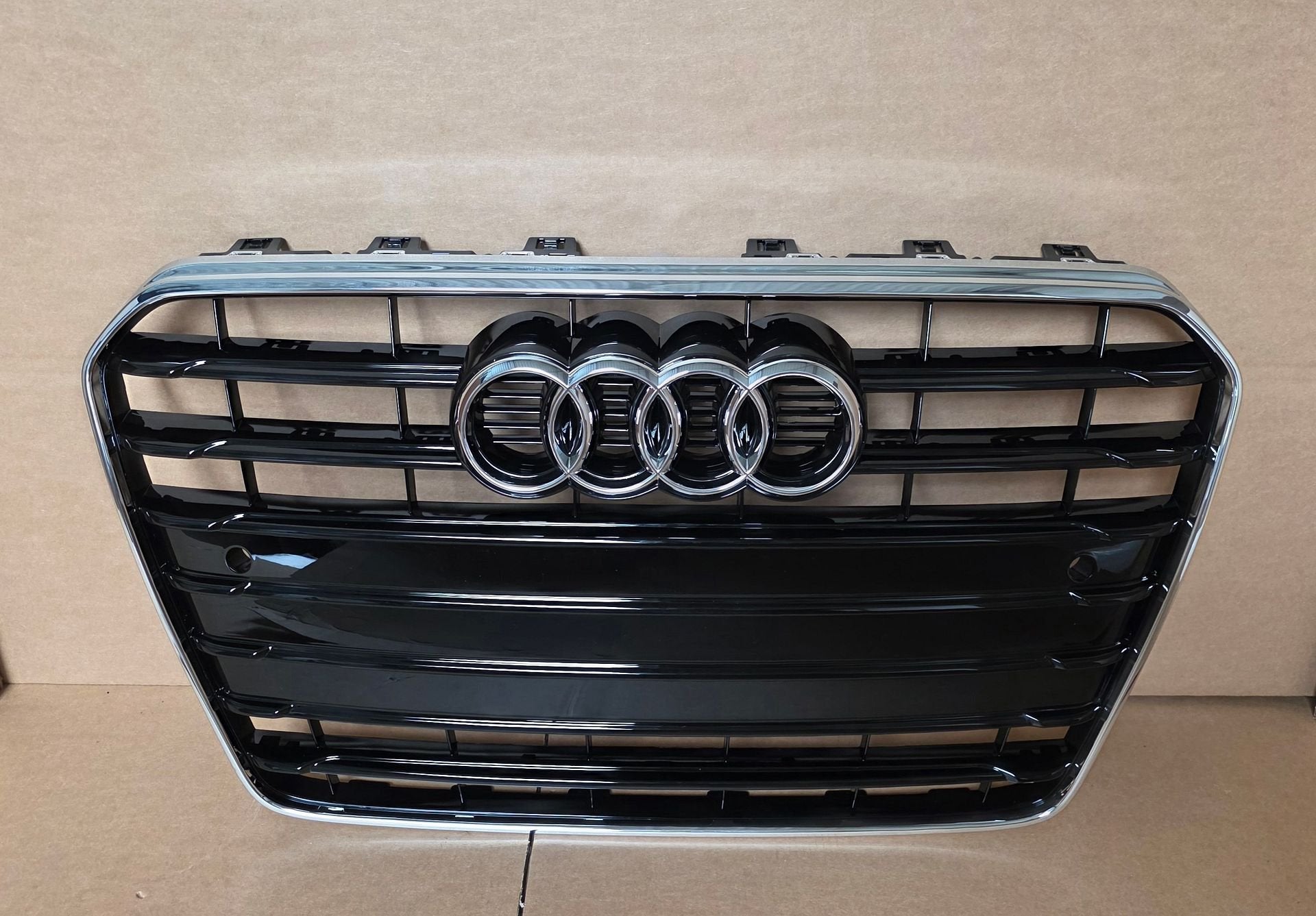 Grill Audi A5 8T Facelift S-line Grille bj.2012-2016 NIEUW, Auto-onderdelen, -, Voor, -, Nieuw