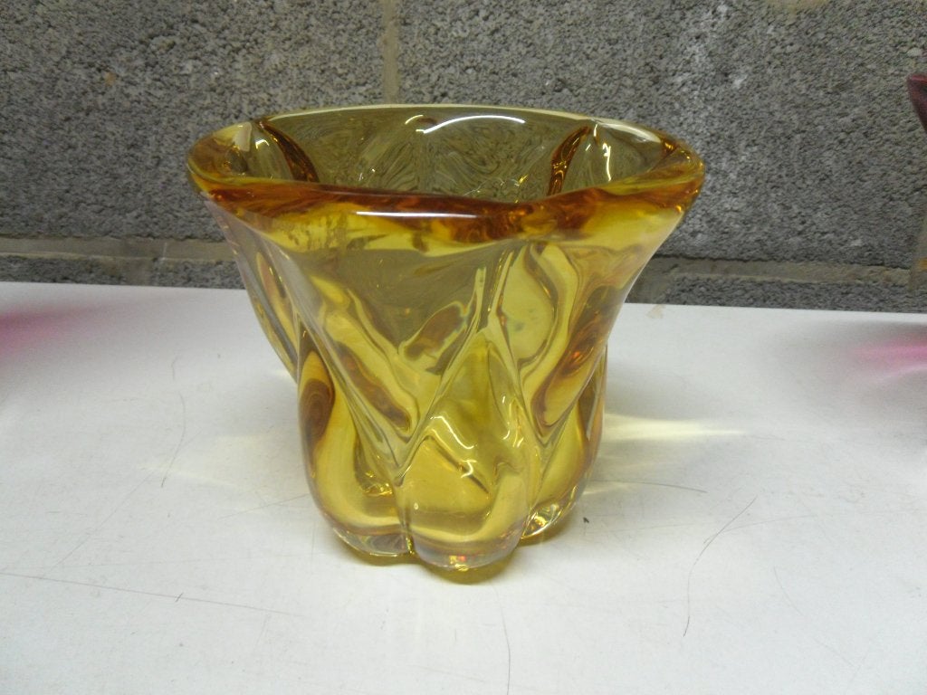 vase signer en cristal du val saint lambert couleur ambre, Antiquités & Art, Antiquités | Verre & Cristal, Enlèvement ou Envoi