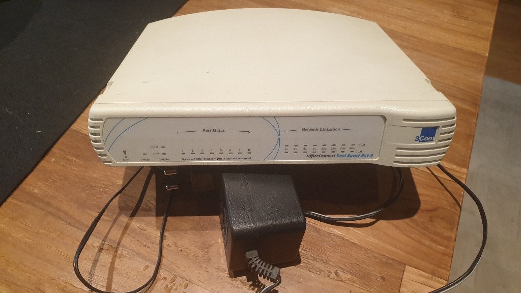 3COM 8 Poort Switch 100 Mbit, Informatique & Logiciels, Enlèvement ou Envoi, Utilisé