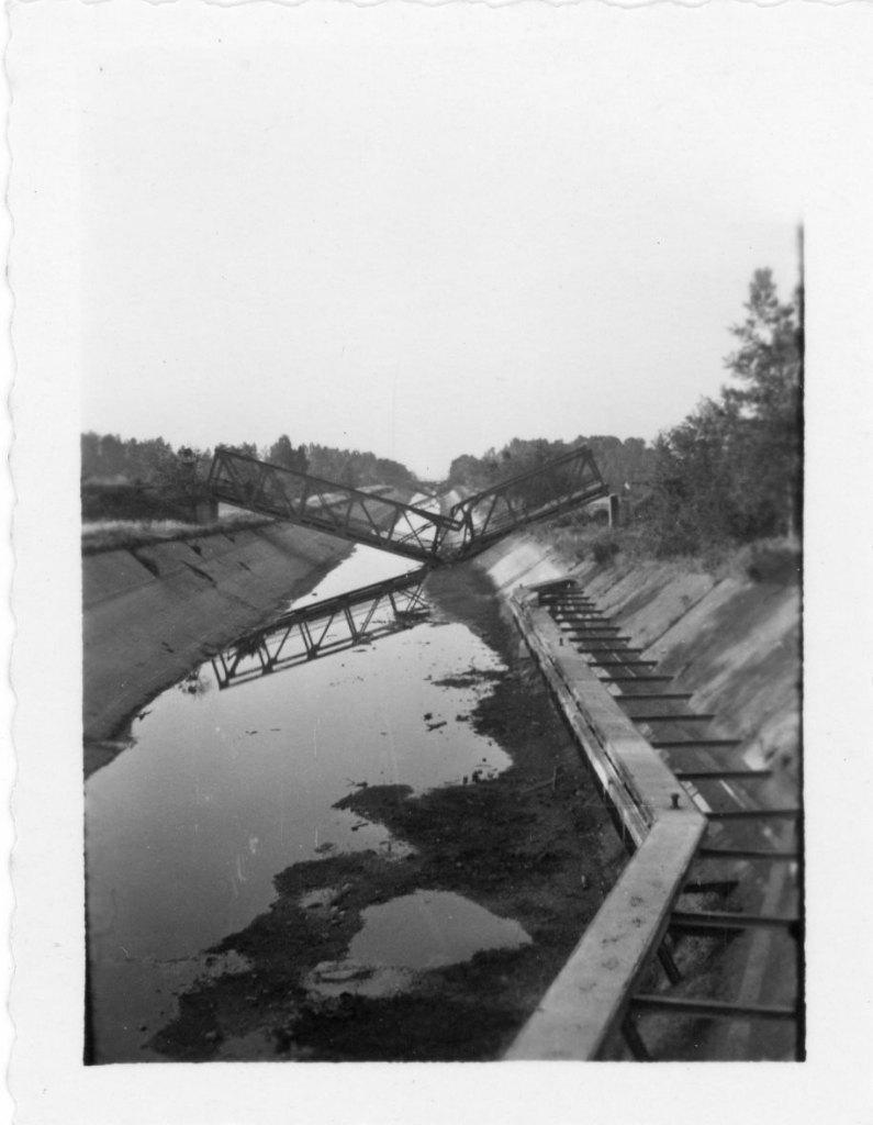 orig. Wehrmacht foto - vernielde brug - Westfeldzug - WO2, Verzamelen, Militaria | Tweede Wereldoorlog, Verzenden, Landmacht, Foto of Poster