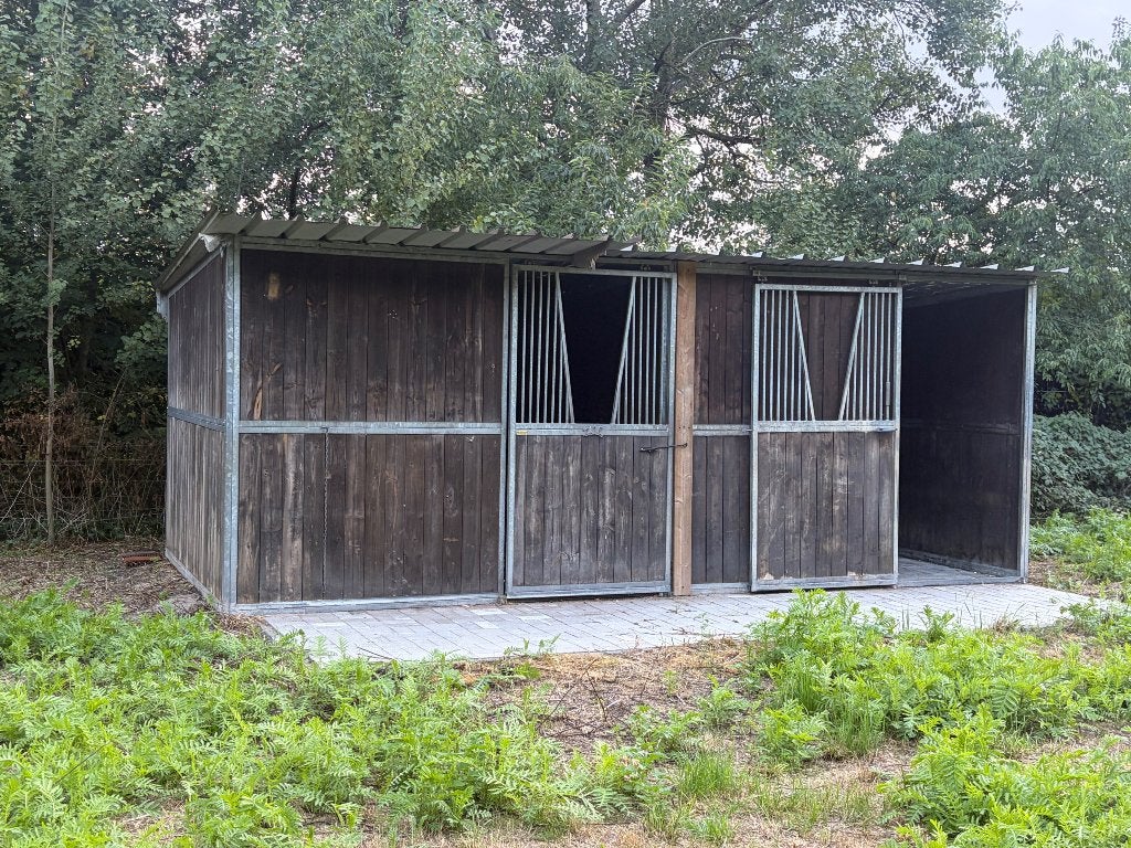 Paarden stal, Dieren en Toebehoren
