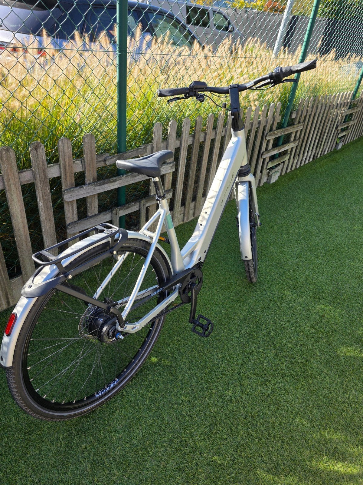 Vélo électrique Granville pour femmes avec entraînement par, Vélos & Vélomoteurs, 47 à 51 cm, Enlèvement ou Envoi, Comme neuf